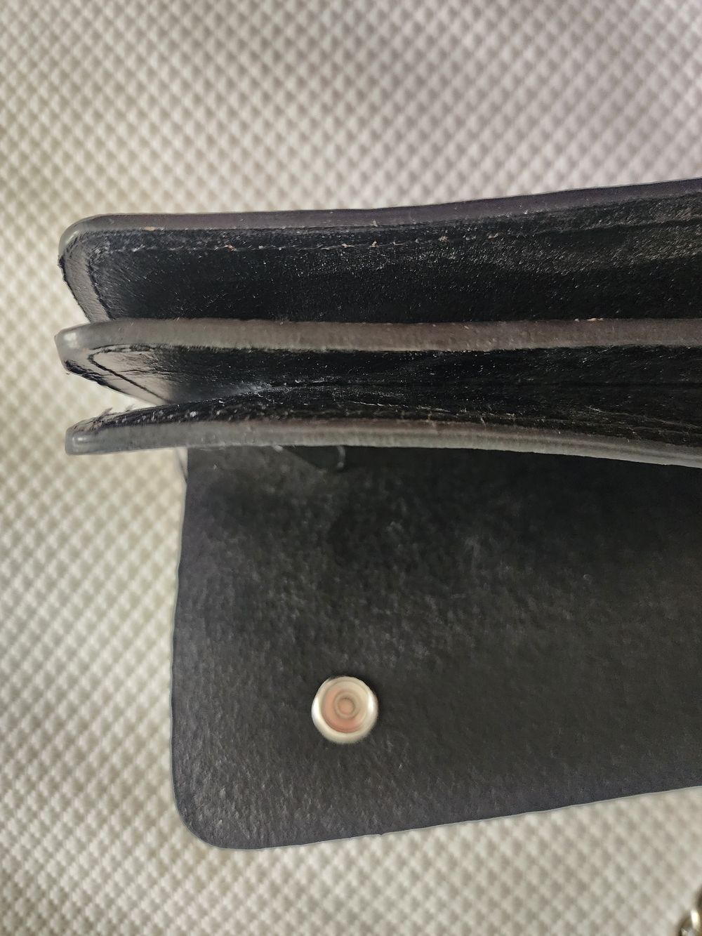 Men's Black Leather Wallet with Silver Chain - Picture 5 of 8
